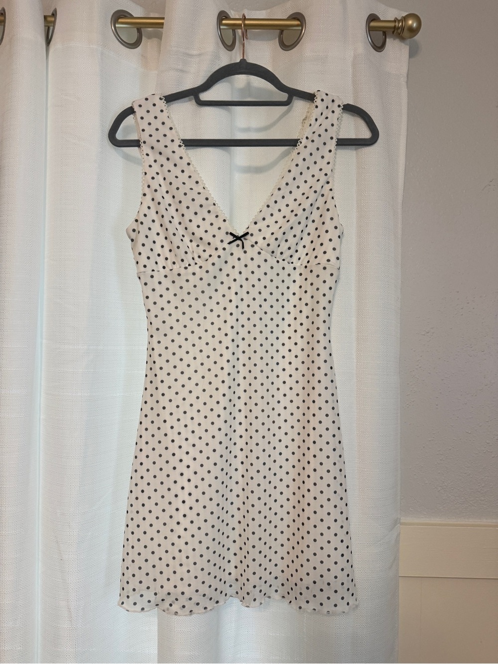 Polka Dot V‑Neck Sleeveless Dress - White with Black Dots